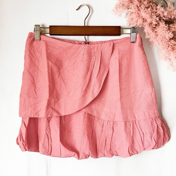LUCCA COUTURE CORAL LAYERED MINI SKIRT SIZE MEDIUM - Picture 1 of 9